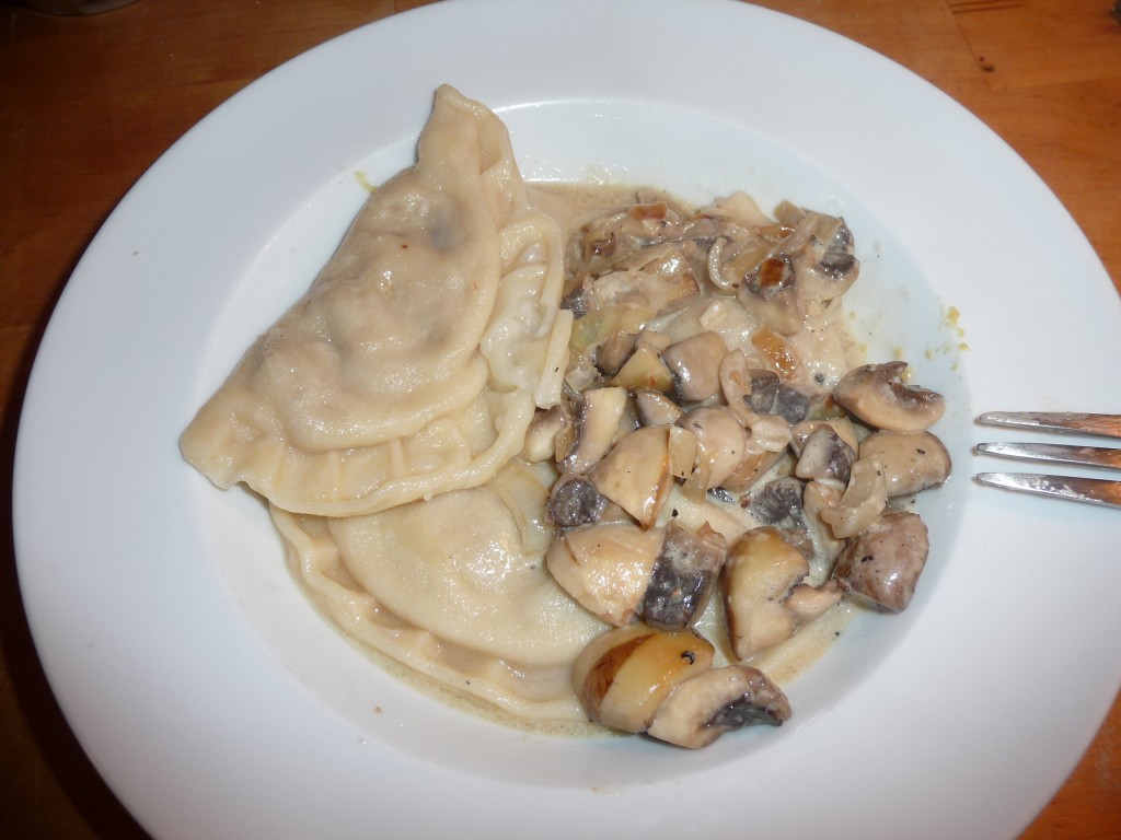 Ravioli mit Champignonsauce