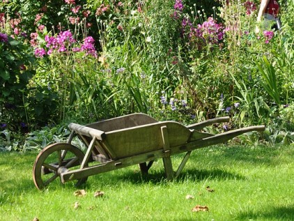 wheelbarrow-1232408_640